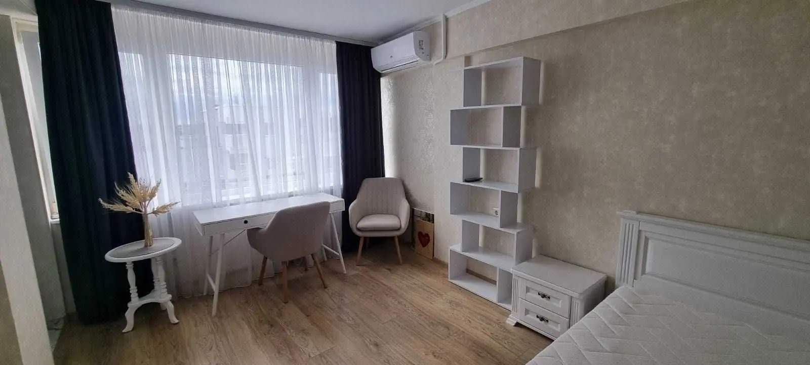 Фото Rent a 1-room apartment, Velyka Vasylkivska Street 124а Kyiv for long-term rent, price: 22500 UAH, code 8372