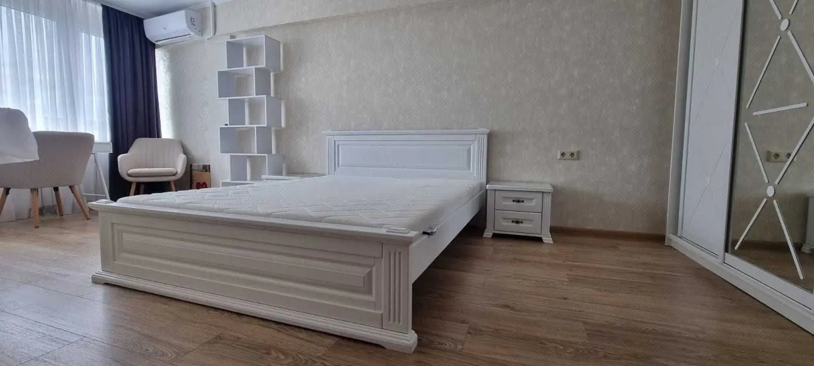 Фото Rent a 1-room apartment, Velyka Vasylkivska Street 124а Kyiv for long-term rent, price: 22500 UAH, code 8372