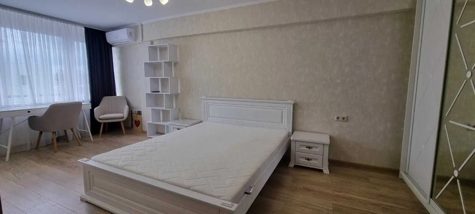 Фото Rent a 1-room apartment, Velyka Vasylkivska Street 124а Kyiv for long-term rent, price: 22500 UAH, code 8372