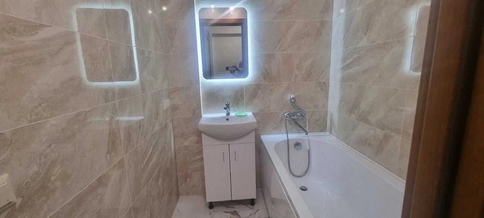 Фото Rent a 1-room apartment, Velyka Vasylkivska Street 124а Kyiv for long-term rent, price: 22500 UAH, code 8372