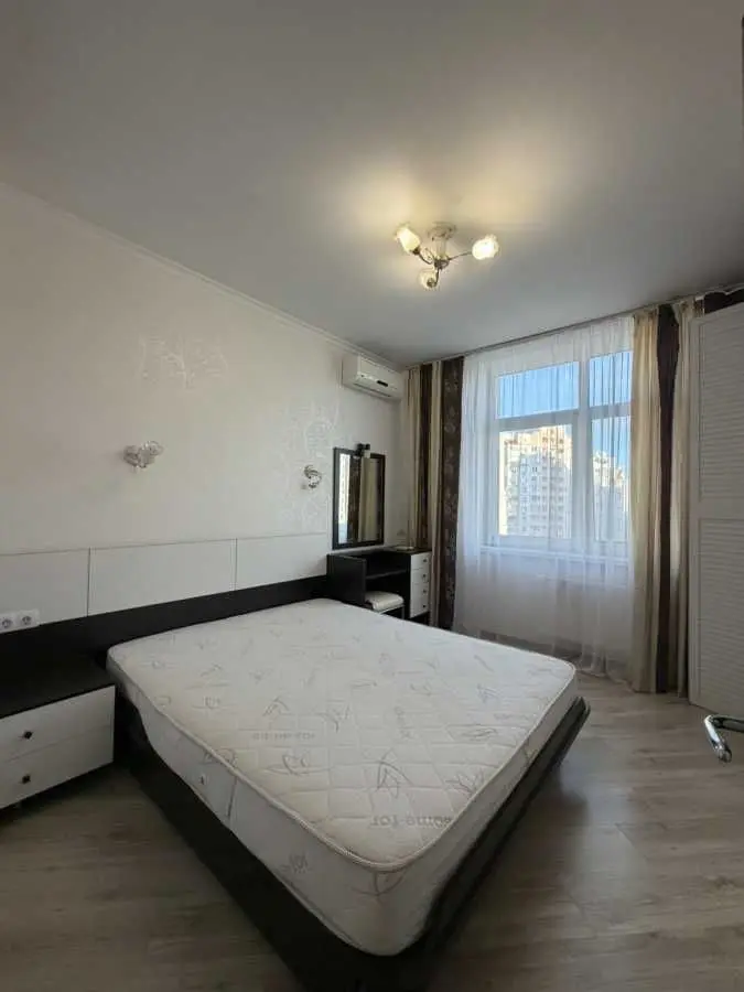 Фото Продаю 1 кімнатну квартиру, 56 кв. м, Анни Ахматової вул. 22 Київ, ціна: 86000 USD, код 8382
