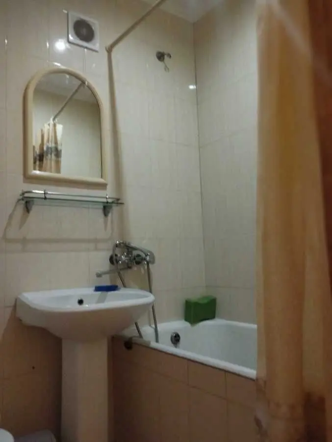Фото Зняти 2 кімнатну квартиру, Семінарська вул. 5а Одеса в довгострокову оренду, ціна: 12000 UAH, код 8392