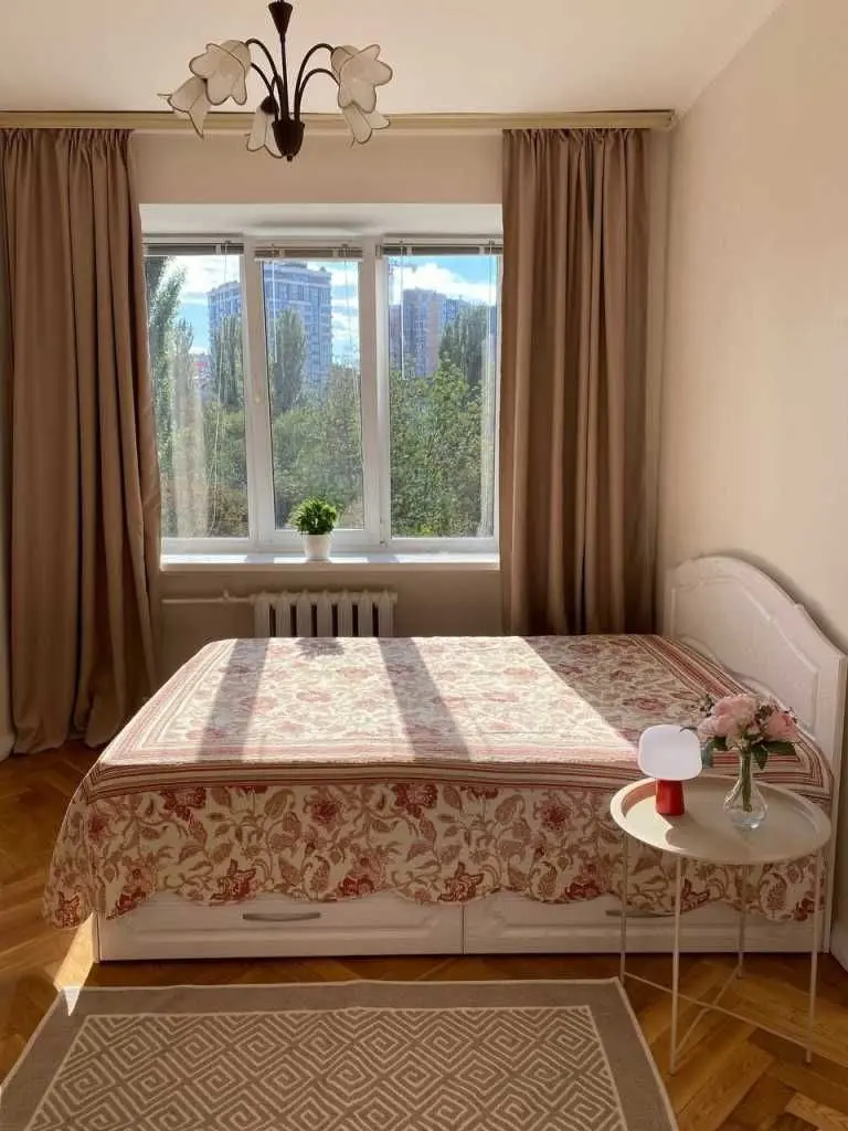 Фото Зняти 3 кімнатну квартиру, Лесі Українки бульв. 24 Київ в довгострокову оренду, ціна: 27000 UAH, код 8398