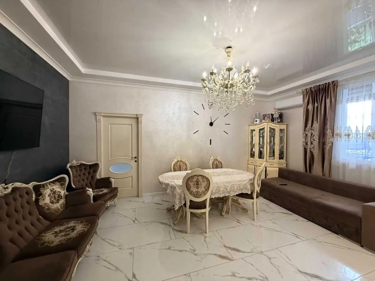Фото Продаю 3 кімнатну квартиру, 75 кв. м, Свалява, ціна: 132989 USD, код 8409