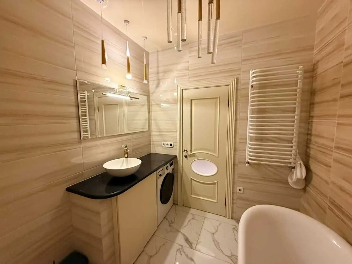 Фото Продаю 3 кімнатну квартиру, 75 кв. м, Свалява, ціна: 132989 USD, код 8409