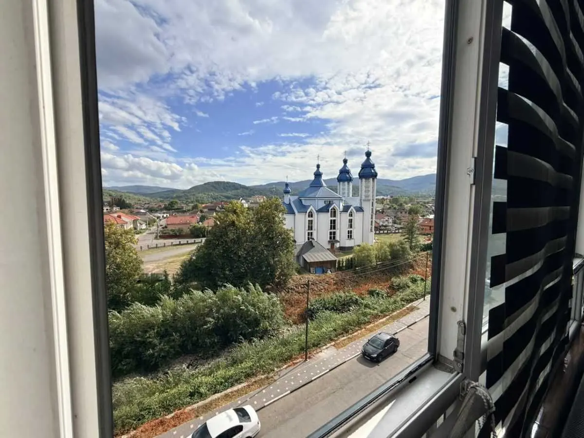 Фото Продаю 3 кімнатну квартиру, 75 кв. м, Свалява, ціна: 132989 USD, код 8409