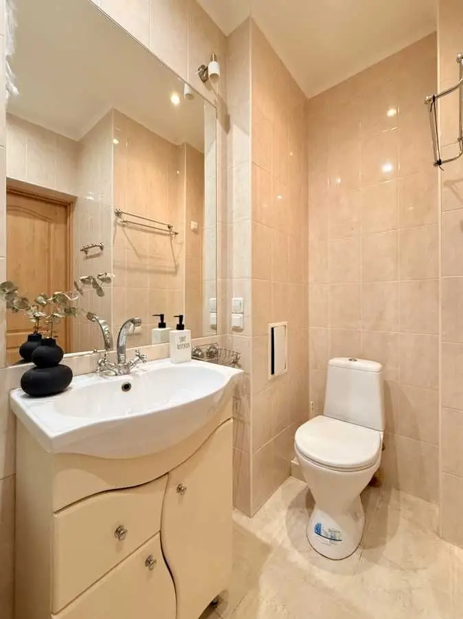 Фото Продаю 1 кімнатну квартиру, 40 кв. м, Феодосійський пров. 14 Київ, ціна: 73000 USD, код 8411