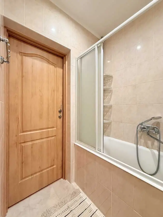 Фото Продаю 1 кімнатну квартиру, 40 кв. м, Феодосійський пров. 14 Київ, ціна: 73000 USD, код 8411