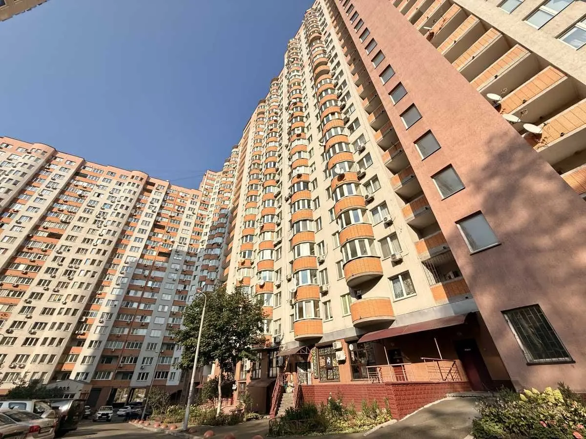 Фото Продаю 1 кімнатну квартиру, 40 кв. м, Феодосійський пров. 14 Київ, ціна: 73000 USD, код 8411