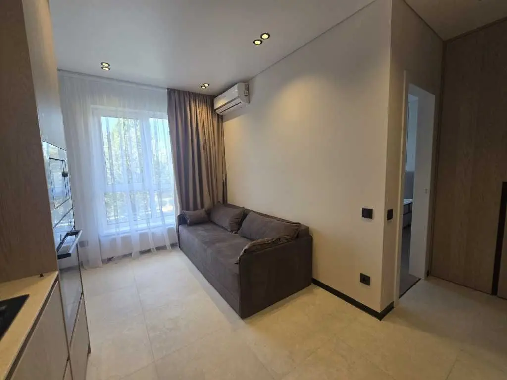 Фото Продаю 1-комнатную квартиру, 47 кв. м, Метрологическая ул. 107 Киев, цена: 126000 USD, код 8413