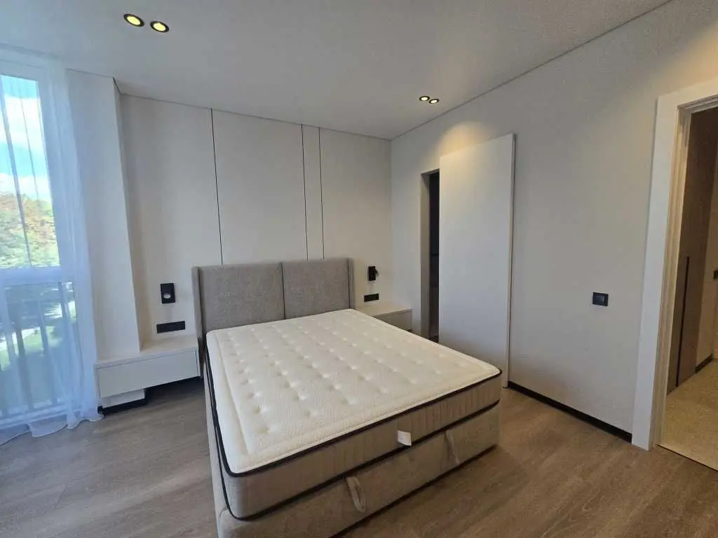 Фото Продаю 1-комнатную квартиру, 47 кв. м, Метрологическая ул. 107 Киев, цена: 126000 USD, код 8413