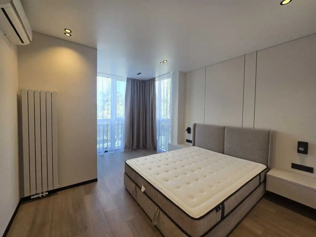 Фото Продаю 1-комнатную квартиру, 47 кв. м, Метрологическая ул. 107 Киев, цена: 126000 USD, код 8413