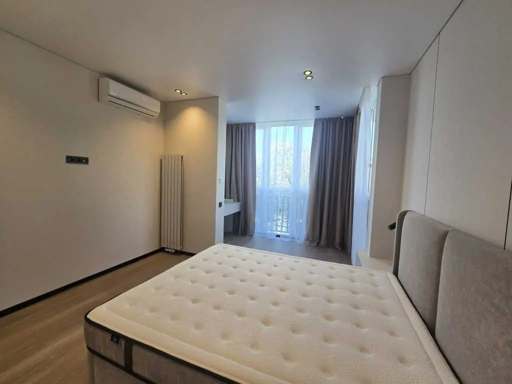 Фото Продаю 1-комнатную квартиру, 47 кв. м, Метрологическая ул. 107 Киев, цена: 126000 USD, код 8413