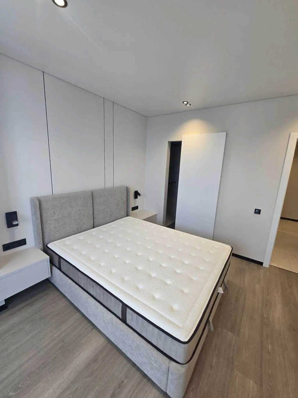 Фото Продаю 1-комнатную квартиру, 47 кв. м, Метрологическая ул. 107 Киев, цена: 126000 USD, код 8413