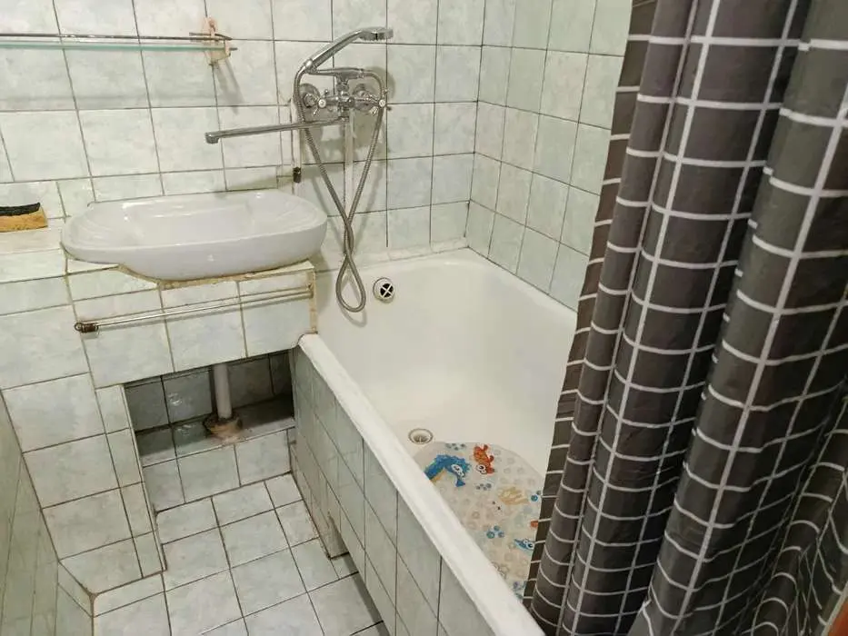 Фото Зняти 2 кімнатну квартиру, Березняківська вул. 2 Київ в довгострокову оренду, ціна: 10000 UAH, код 8417