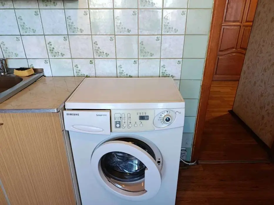 Фото Зняти 2 кімнатну квартиру, Березняківська вул. 2 Київ в довгострокову оренду, ціна: 10000 UAH, код 8417