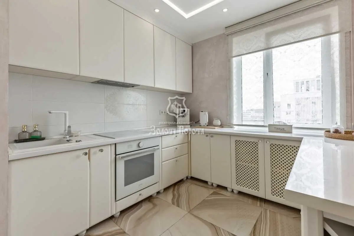 Фото Selling a 2-room apartment, 78.4 sq.m., Zdolbunivska Street 13 Kyiv, price: 130000 USD, code 8420