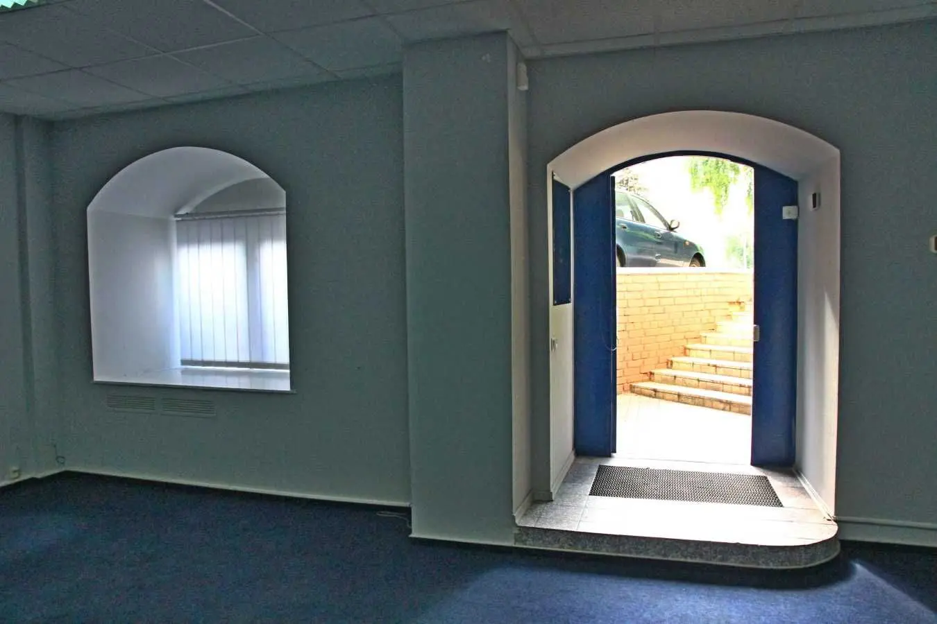 Фото Rent an office, Sichovykh Striltsiv Street (Artema Street) 58/2в Kyiv for long-term rent, price: 1100 USD, code 8429