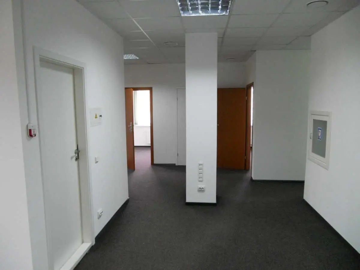 Фото Арендовать офис, Викентия Хвойки ул. 18/14 Киев в долгосрочную аренду, цена: 240 UAH, код 8434