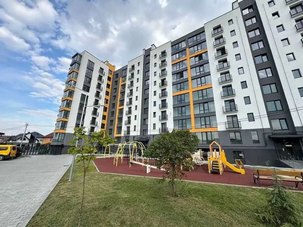 Фото Selling a 3-room apartment, 83.3 sq.m., Buhaia Street  Vovchynets, price: 93000 USD, code 8453