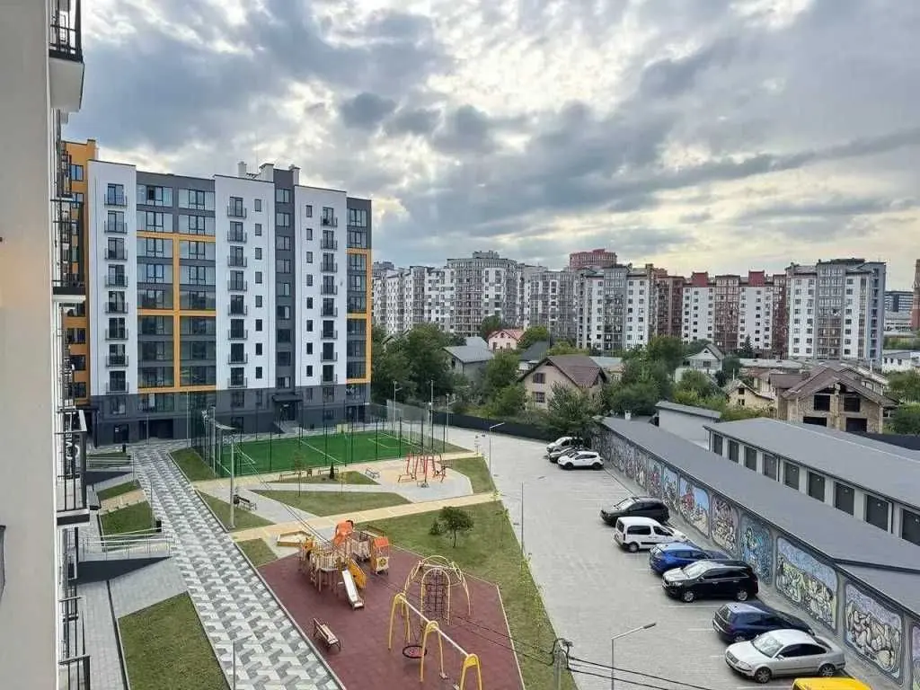 Фото Selling a 3-room apartment, 83.3 sq.m., Buhaia Street  Vovchynets, price: 93000 USD, code 8453