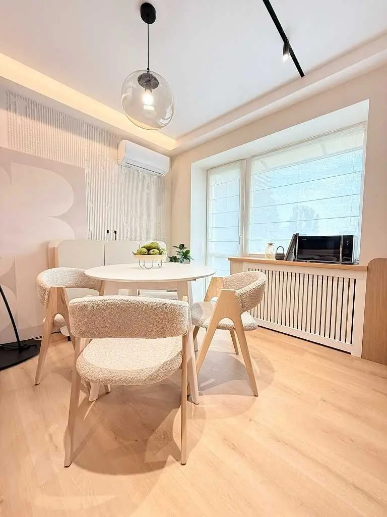 Фото Rent a 2-room apartment, Akademika Bohomoltsia Street  Kyiv for long-term rent, price: 900 USD, code 8454
