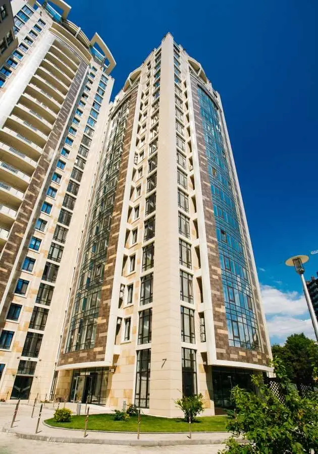 Фото Rent a 3-room apartment, John Paul II Street (Patrisa Lumumby Street) 6/1 Kyiv for long-term rent, price: 3500 USD, code 8457