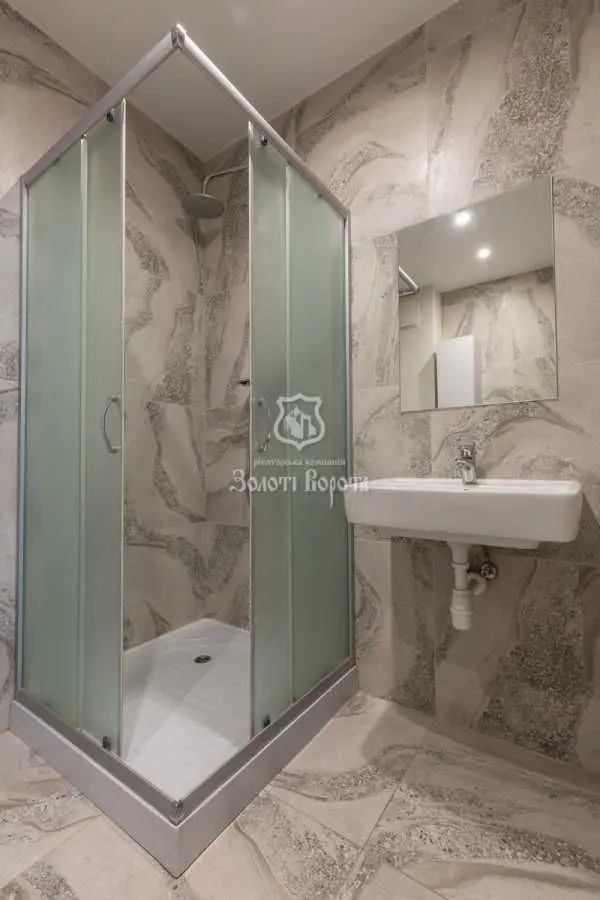 Фото Selling a 1-room apartment, 47.2 sq.m., Zarichna Street 6к2 Kyiv, price: 103500 USD, code 8462