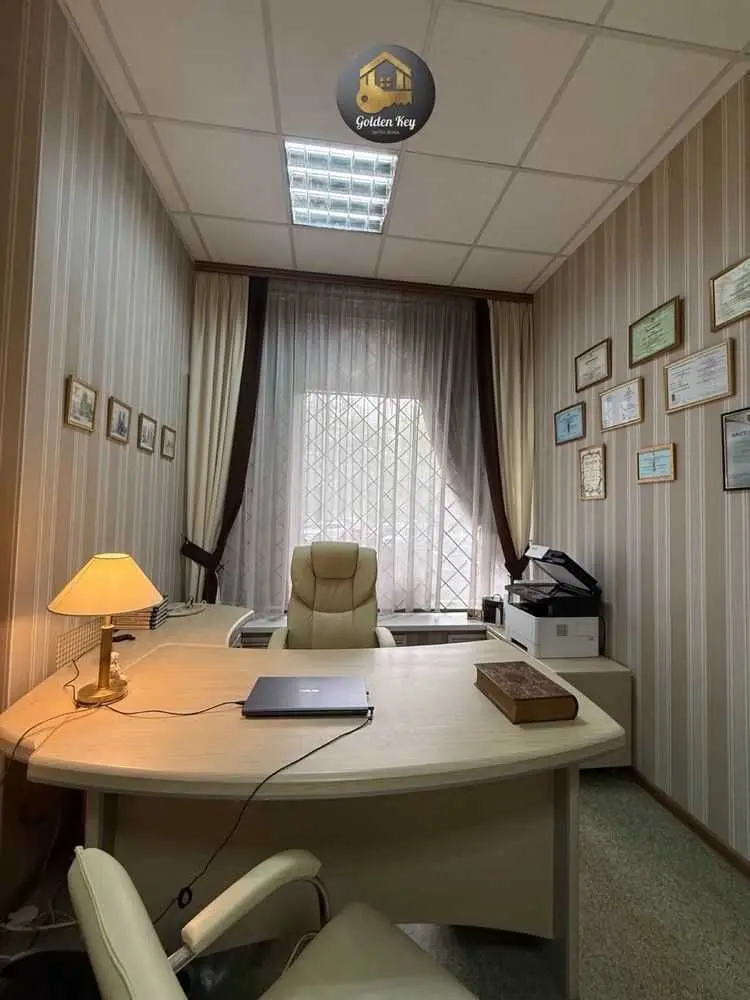 Фото Selling an office, 29.2 sq.m., Yevhena Sverstiuka Street  Kyiv, price: 60000 USD, code 8469