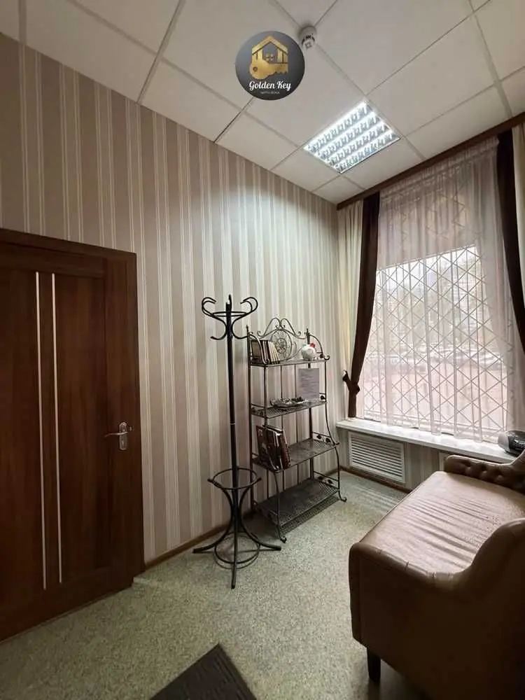 Фото Selling an office, 29.2 sq.m., Yevhena Sverstiuka Street  Kyiv, price: 60000 USD, code 8469