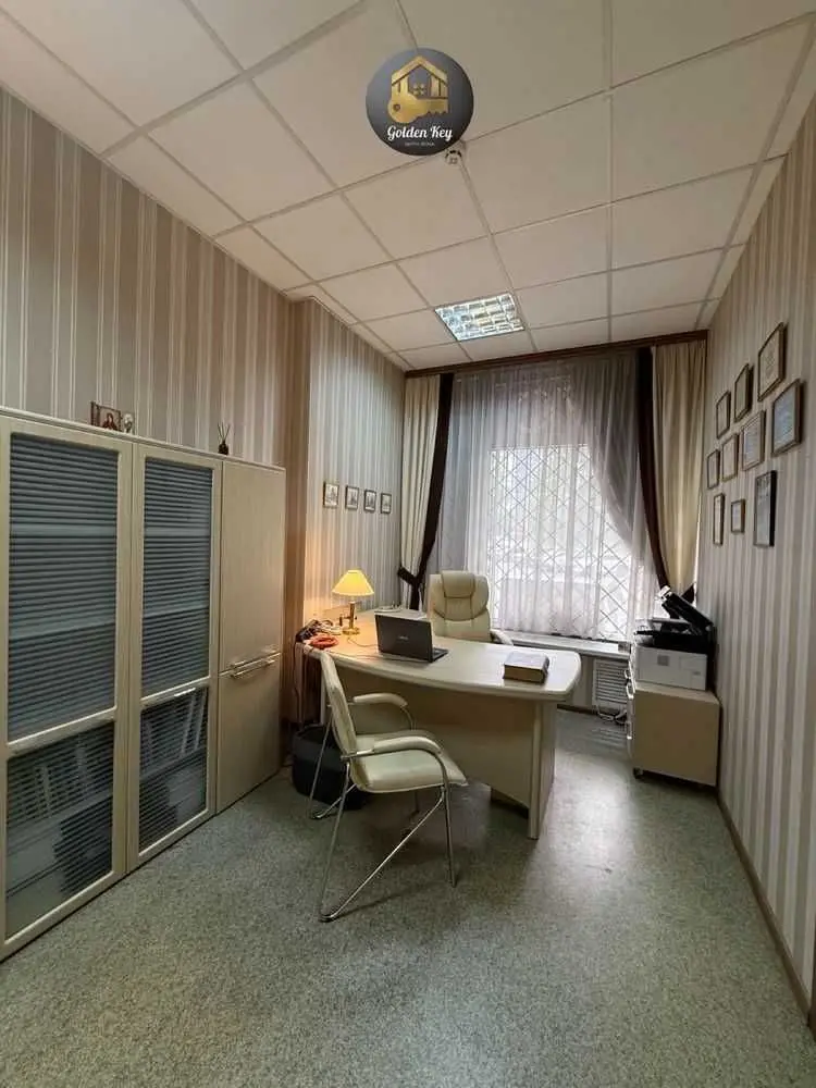 Фото Selling an office, 29.2 sq.m., Yevhena Sverstiuka Street  Kyiv, price: 60000 USD, code 8469