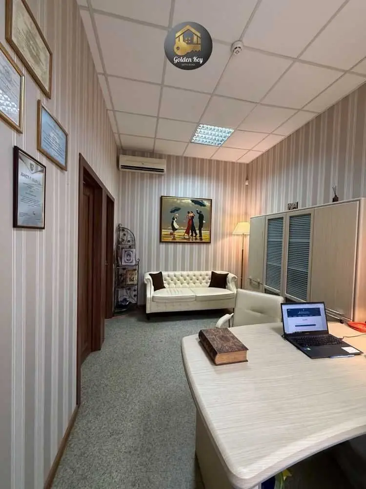 Фото Selling an office, 29.2 sq.m., Yevhena Sverstiuka Street  Kyiv, price: 60000 USD, code 8469