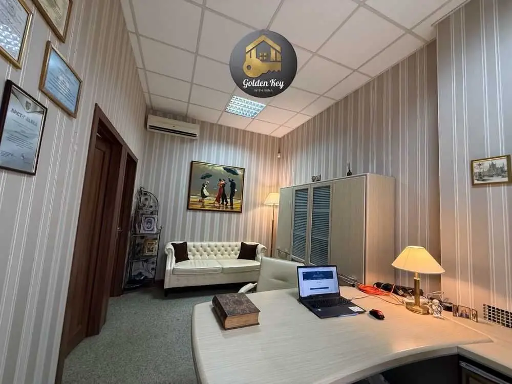 Фото Selling an office, 29.2 sq.m., Yevhena Sverstiuka Street  Kyiv, price: 60000 USD, code 8469