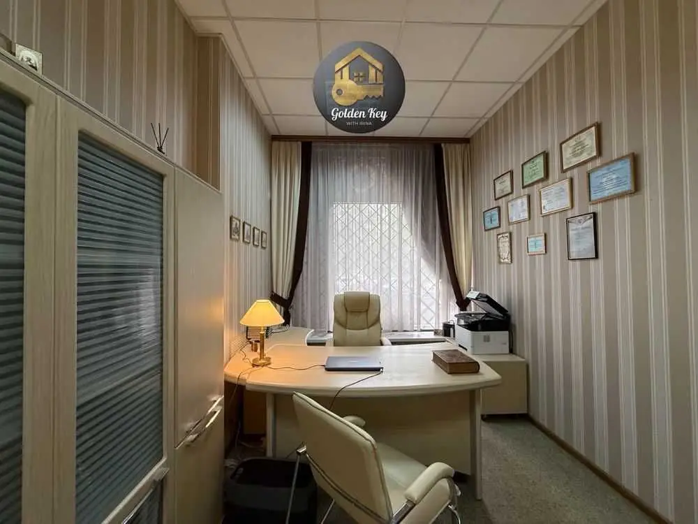 Фото Selling an office, 29.2 sq.m., Yevhena Sverstiuka Street  Kyiv, price: 60000 USD, code 8469