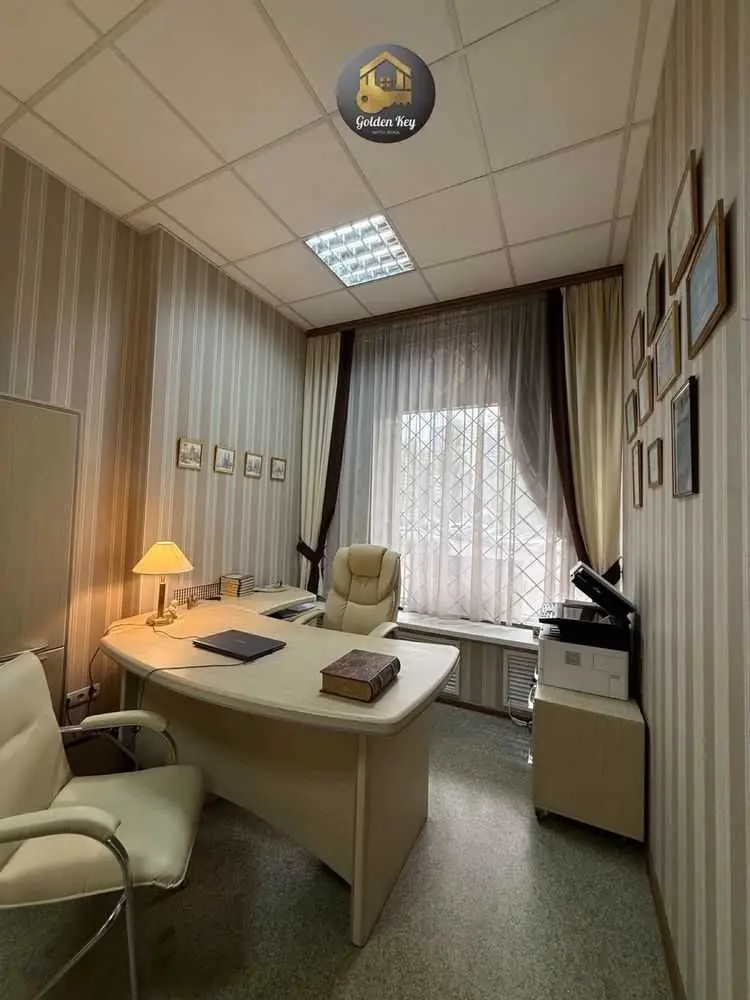 Фото Selling an office, 29.2 sq.m., Yevhena Sverstiuka Street  Kyiv, price: 60000 USD, code 8469