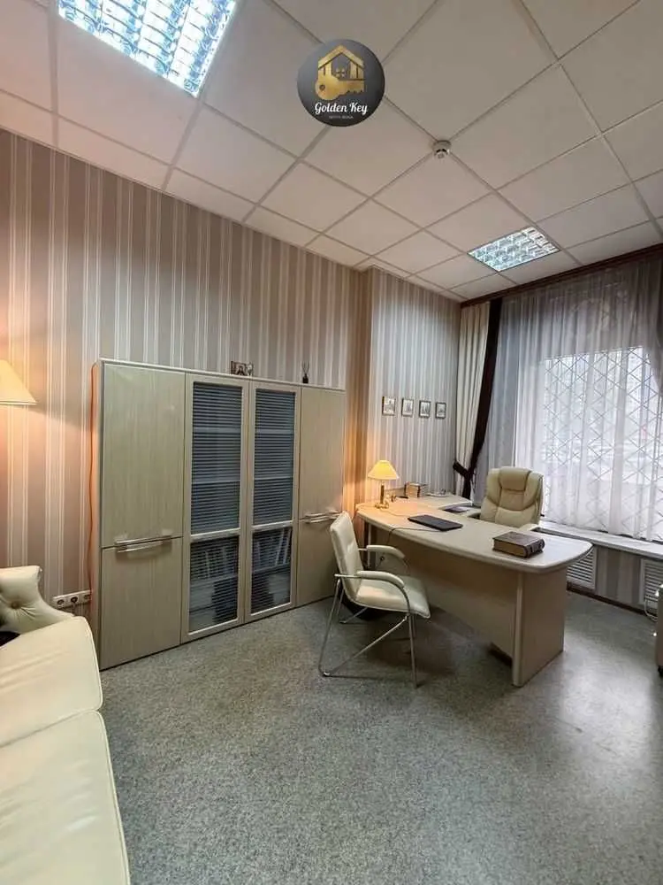 Фото Selling an office, 29.2 sq.m., Yevhena Sverstiuka Street  Kyiv, price: 60000 USD, code 8469