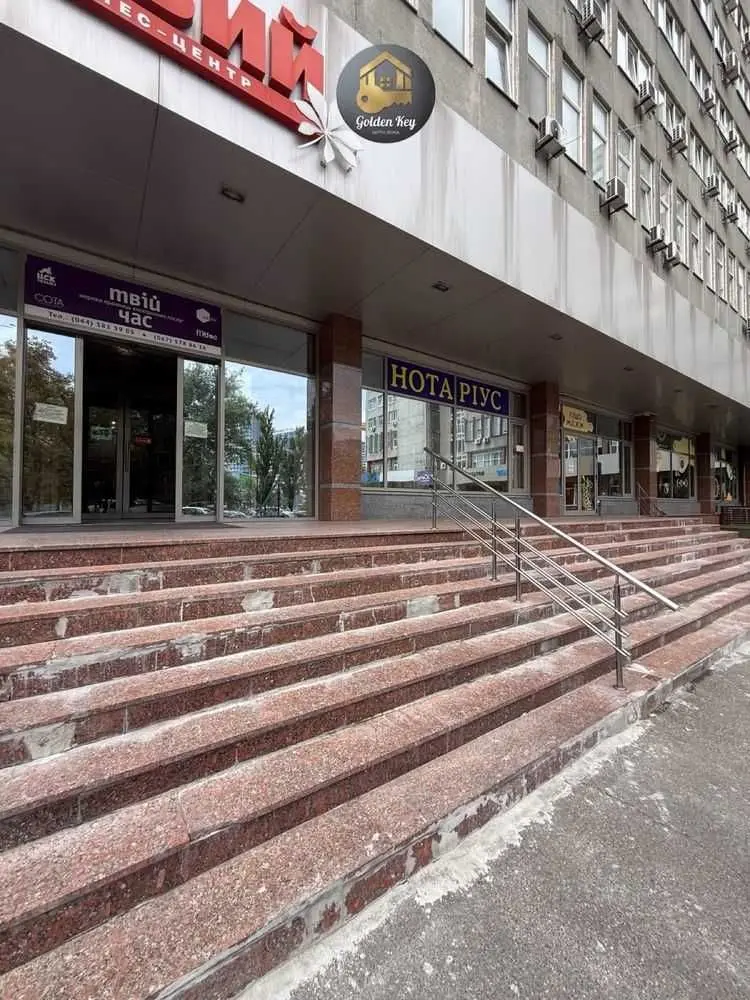 Фото Selling an office, 29.2 sq.m., Yevhena Sverstiuka Street  Kyiv, price: 60000 USD, code 8469