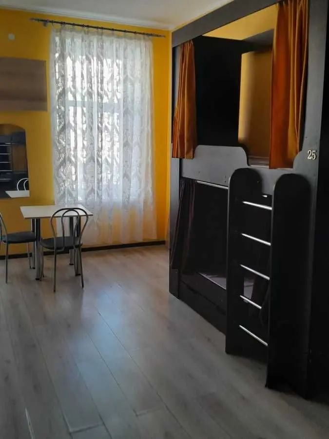 Фото Rent a 6-room apartment, Symona Petliury Street 5 Kyiv for long-term rent, price: 4000 UAH, code 8471