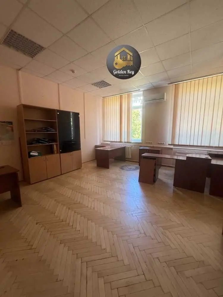 Фото Арендовать офис, Евгения Коновальца ул. (Щорса) 31 Киев в долгосрочную аренду, цена: 12000 UAH, код 8473