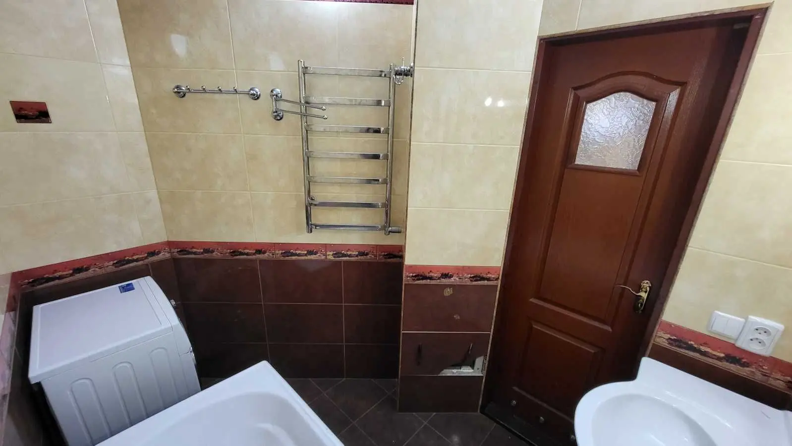 Фото Зняти 2 кімнатну квартиру, Алматинська вул. (Алма-Атинська)  Київ в довгострокову оренду, ціна: 17500 UAH, код 8486
