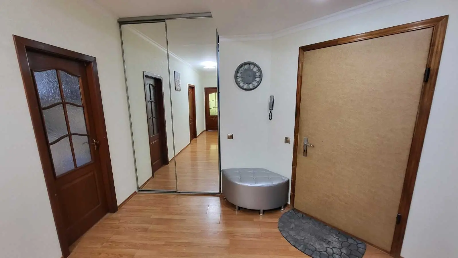 Фото Зняти 2 кімнатну квартиру, Алматинська вул. (Алма-Атинська)  Київ в довгострокову оренду, ціна: 17500 UAH, код 8486