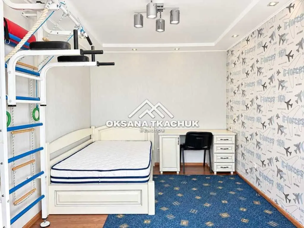 Фото Rent a 3-room apartment, Serzha Lyfaria Street (Oleksandra Saburova Street)  Kyiv for long-term rent, price: 22000 UAH, code 8500