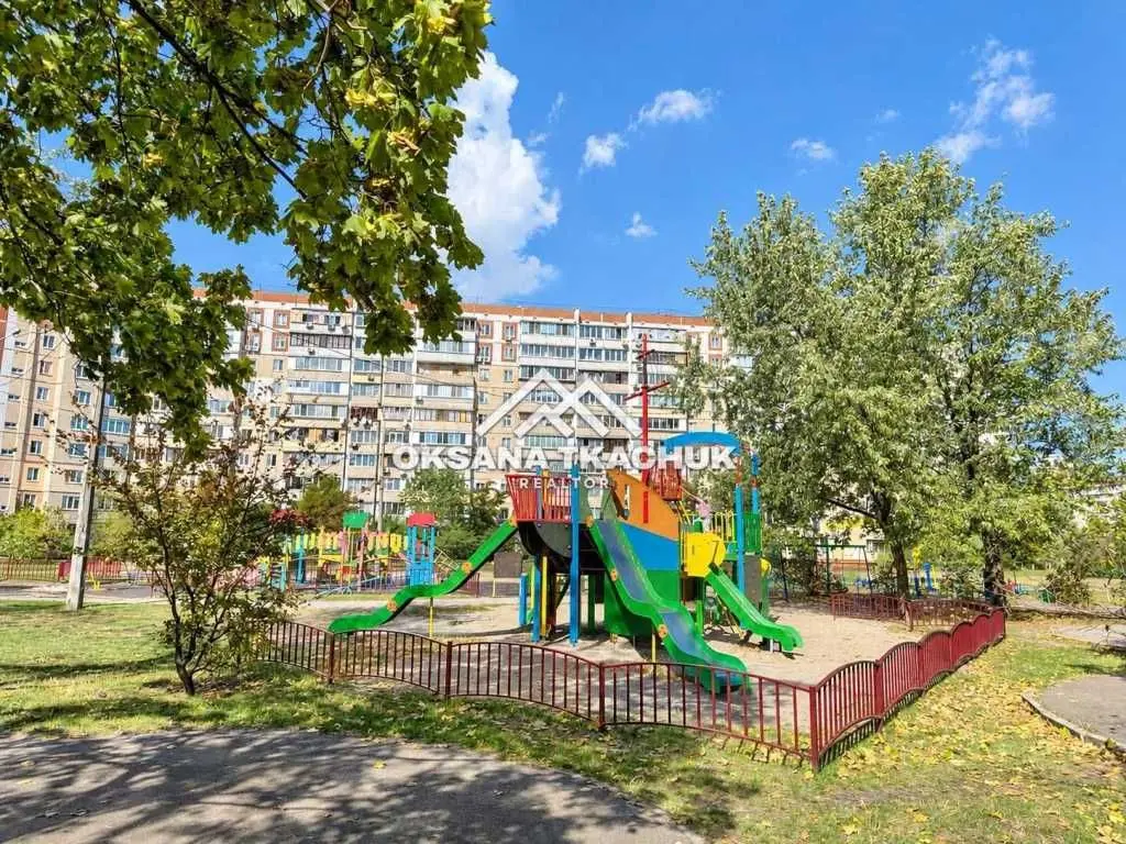 Фото Rent a 3-room apartment, Serzha Lyfaria Street (Oleksandra Saburova Street)  Kyiv for long-term rent, price: 22000 UAH, code 8500