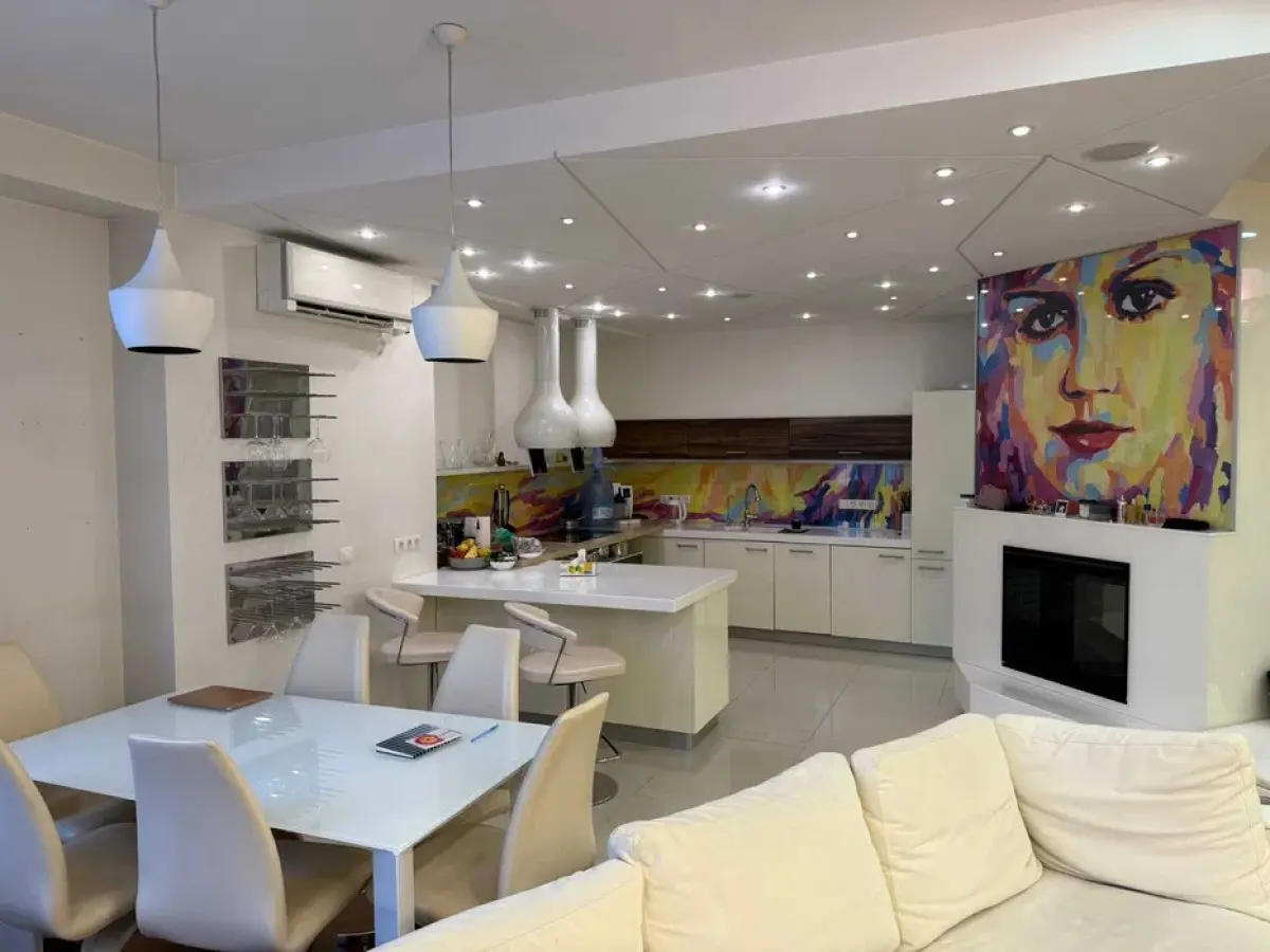 Фото Selling a 3-room apartment, 127 sq.m., Vasylia Tiutiunnyka Street (Anri Barbiusa Street) 37/1 Kyiv, price: 335000 $, code 8510
