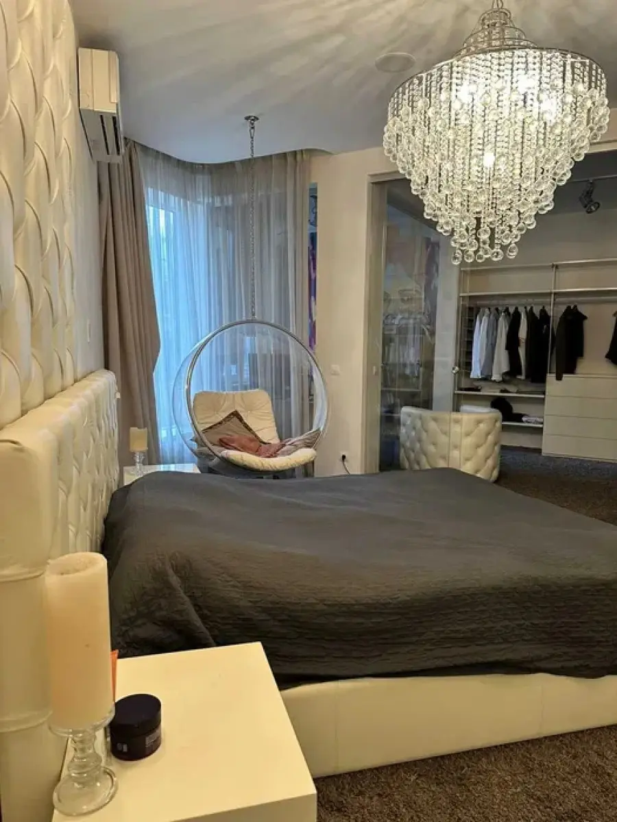 Фото Selling a 3-room apartment, 127 sq.m., Vasylia Tiutiunnyka Street (Anri Barbiusa Street) 37/1 Kyiv, price: 335000 $, code 8510