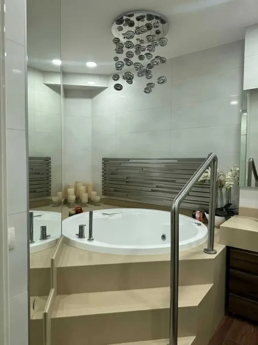 Фото Selling a 3-room apartment, 127 sq.m., Vasylia Tiutiunnyka Street (Anri Barbiusa Street) 37/1 Kyiv, price: 335000 $, code 8510