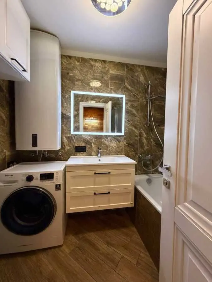 Фото Продаю 1-комнатную квартиру, 45 кв. м, Деревлянская ул. (Якира)  Киев, цена: 70000 USD, код 8511