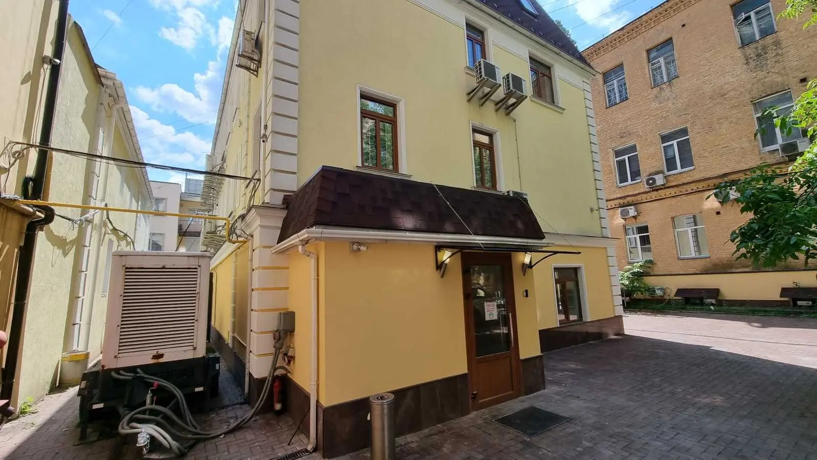 Фото Продаю офіс, 500 кв. м, Володимирська вул.  Київ, ціна: 1500000 USD, код 8513