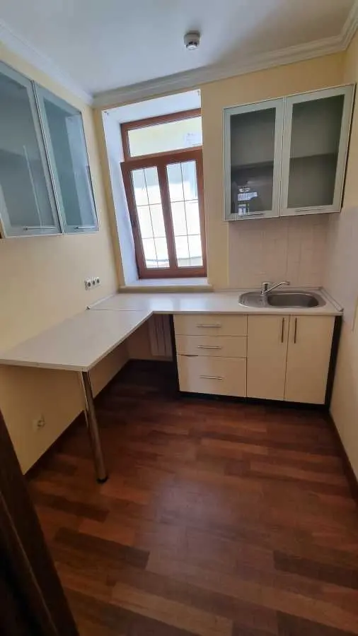 Фото Продаю офіс, 500 кв. м, Володимирська вул.  Київ, ціна: 1500000 USD, код 8513