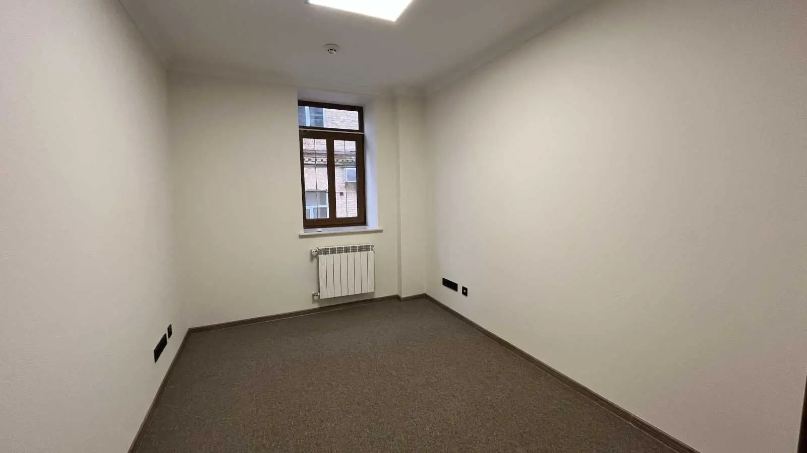 Фото Продаю офіс, 500 кв. м, Володимирська вул.  Київ, ціна: 1500000 USD, код 8513